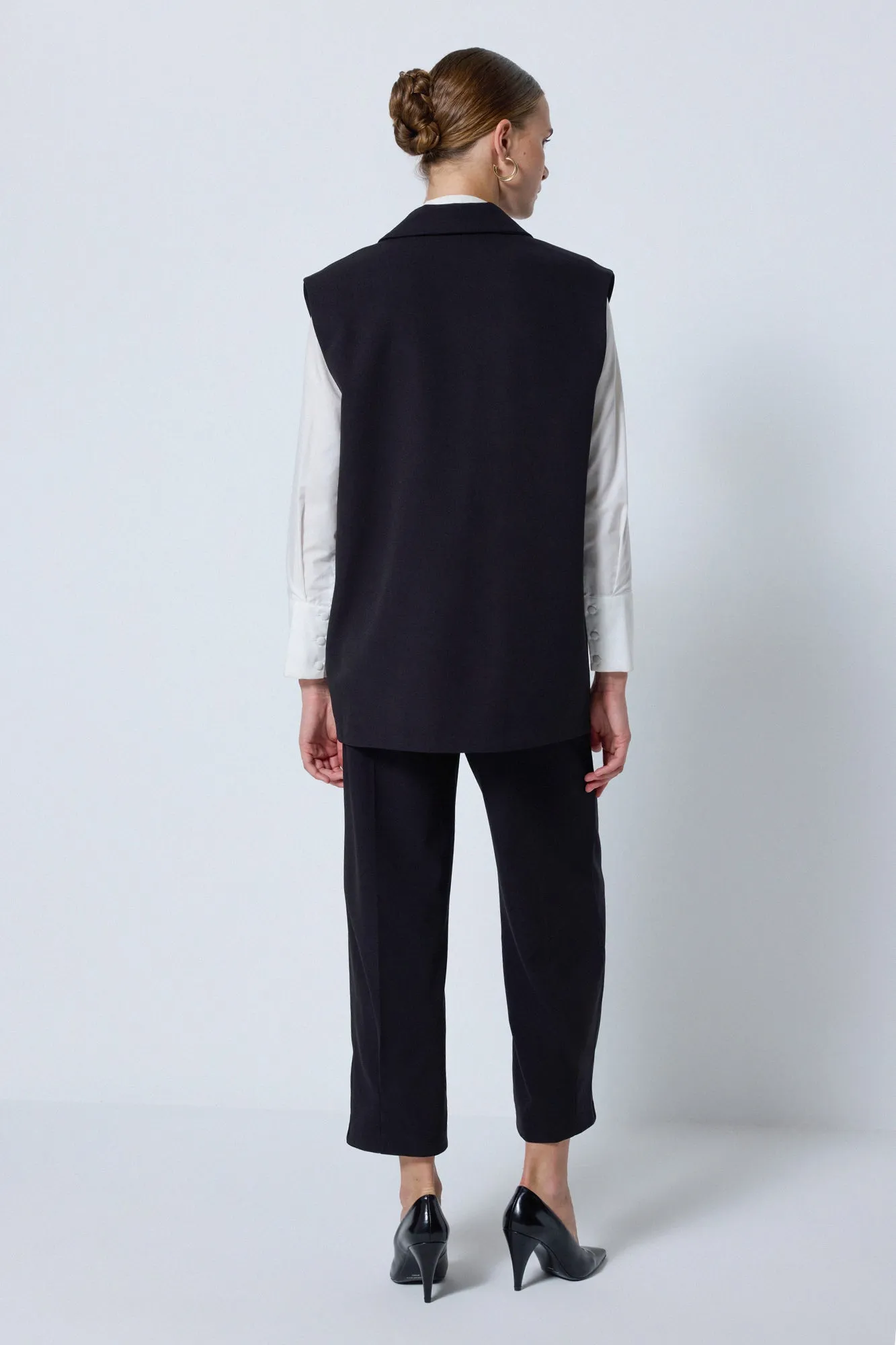 BUTTON DETAILED CREPE WAISTCOAT