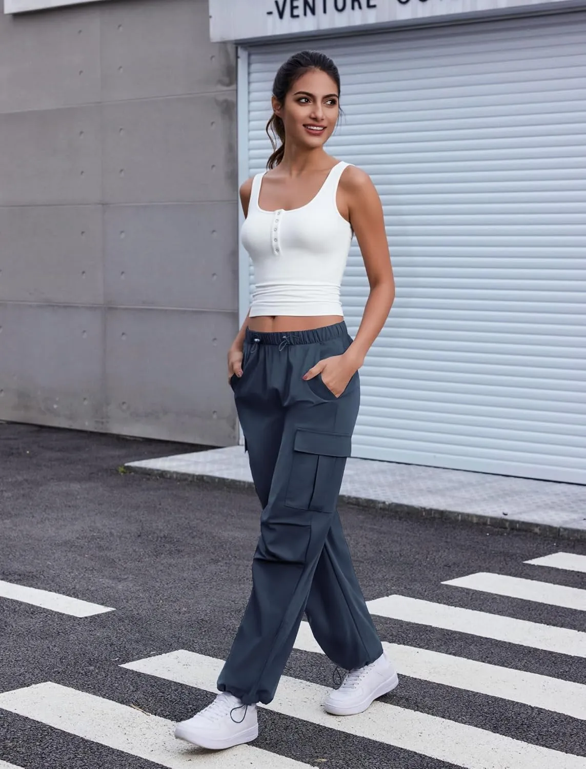 Cargo Pants Women Elastic Waisted Parachute Hiking Pants with Pockets Water-Resistant Lightweight Baggy Pants
